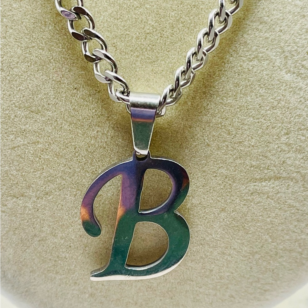 Silver Tone Chain With A Script B Initial Pendant… - image 3